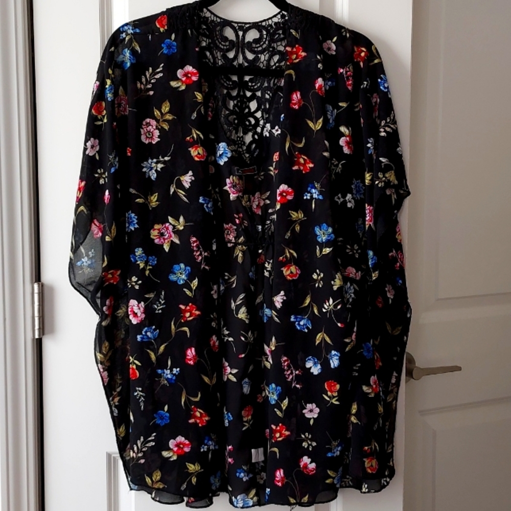 Ms. Maggie large black w/ blues reds yellow flower print